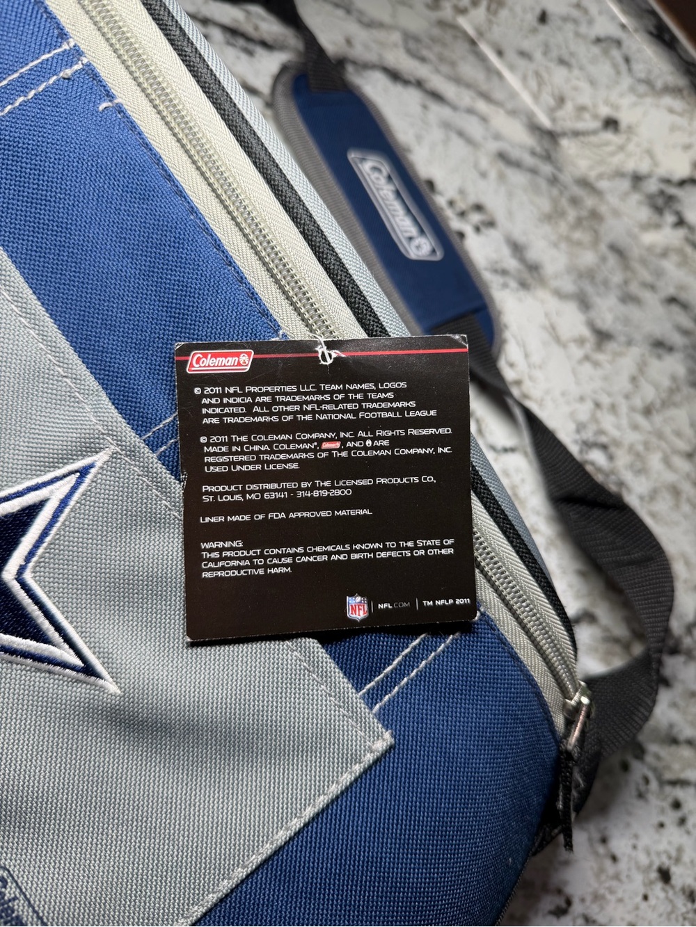 Coleman NFL Dallas Cowboys Cooler Bag 12 Can Adjustable Strap - Picture 5 of 9